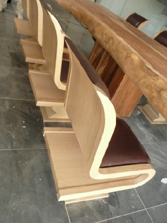 creation et fabrication de huit chaises